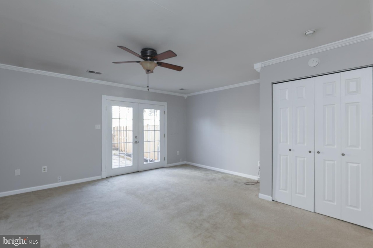 3 Kingsbridge Ct - Photo 4 of 18