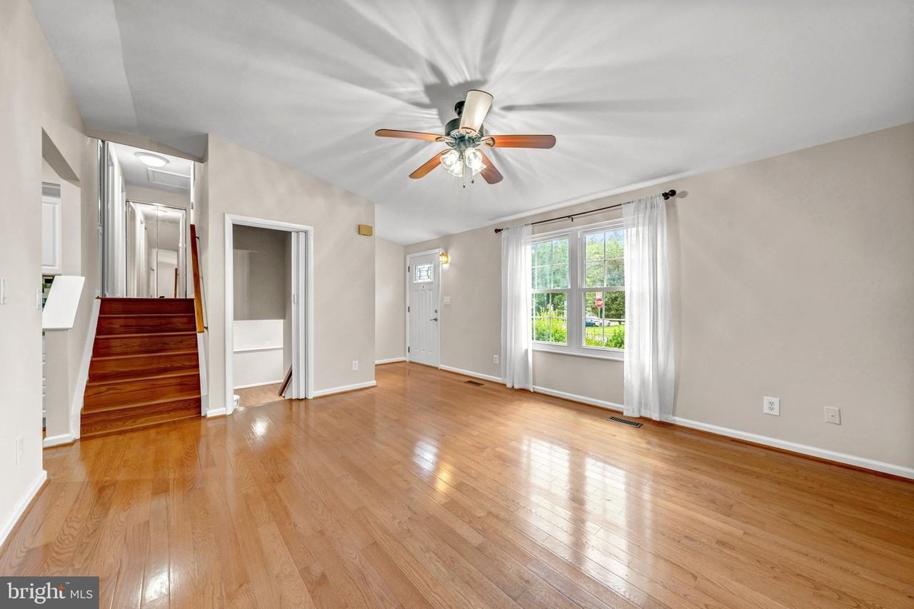 5719 Oak Apple Ct - Photo 6 of 36