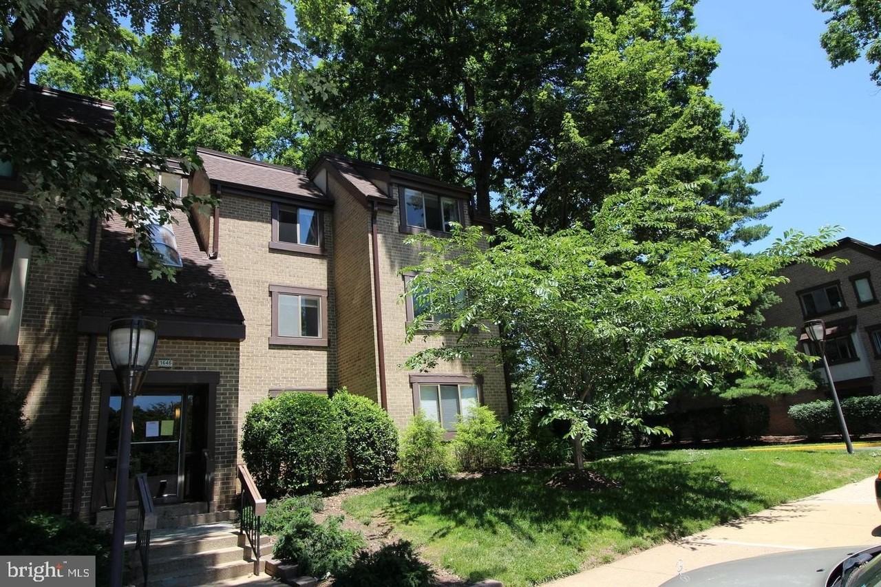 1646 Parkcrest Cir #1D201 - Photo 2 of 14