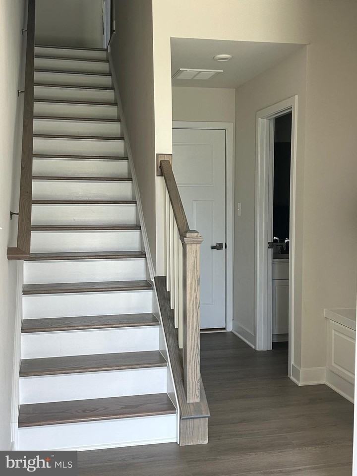 13961 Airfoil Rd - Photo 2 of 17