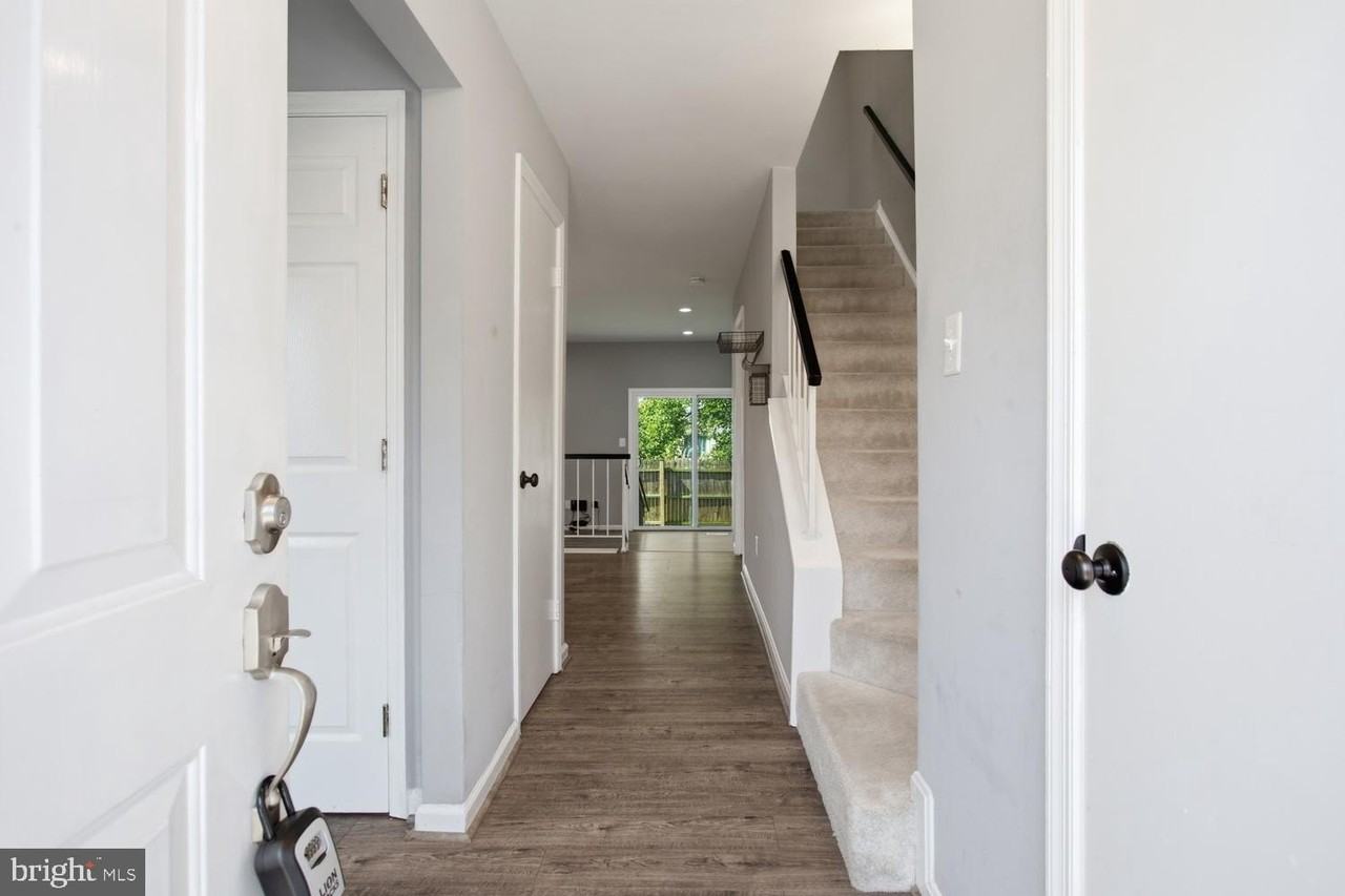 6267 Alforth Ave - Photo 4 of 25