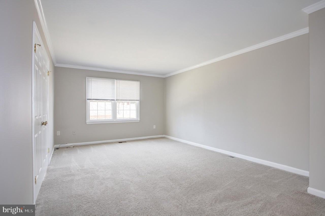 6072 Crown Royal Cir - Photo 5 of 38