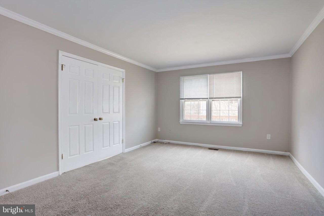 6072 Crown Royal Cir - Photo 6 of 38