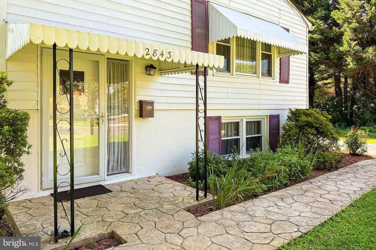 2843 Annandale Rd - Photo 2 of 30