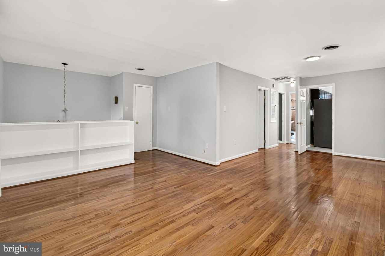 2843 Annandale Rd - Photo 7 of 30