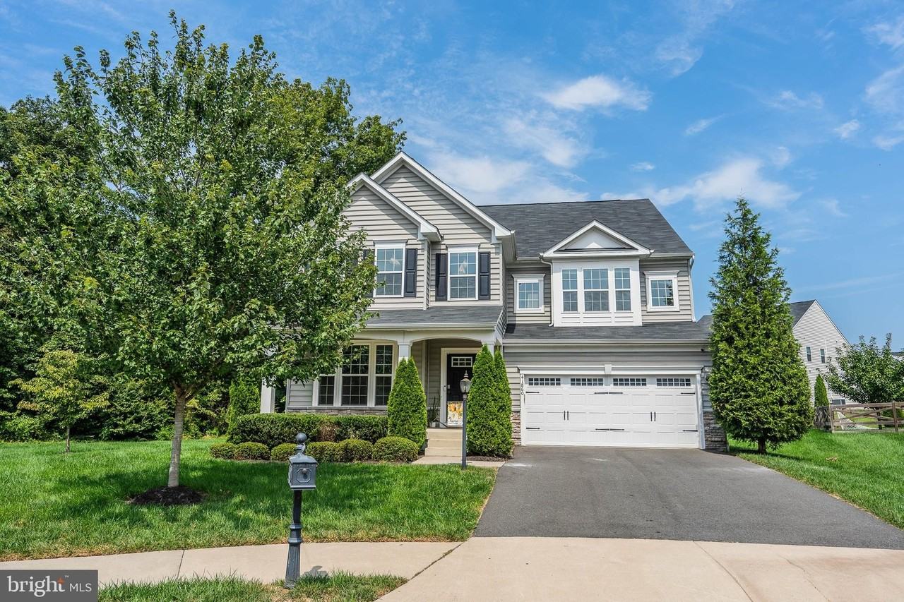 41860 Wind Dancer Ct - Photo 3 of 50