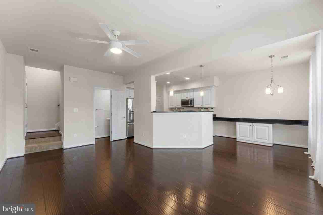 24660 Caribou Sq - Photo 5 of 34