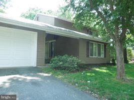 featured image of 7 Biscayne Pl