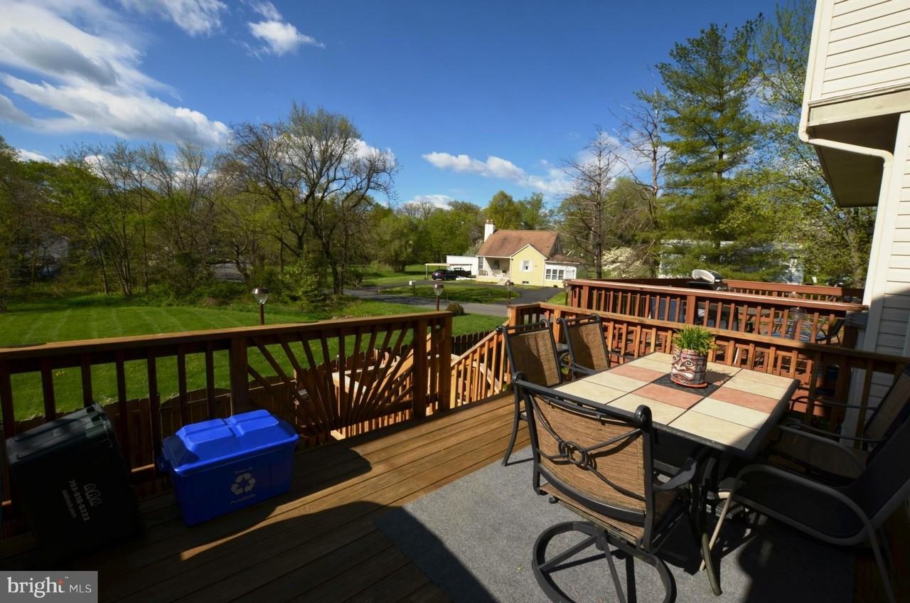 234 Frazer Dr - Photo 3 of 9