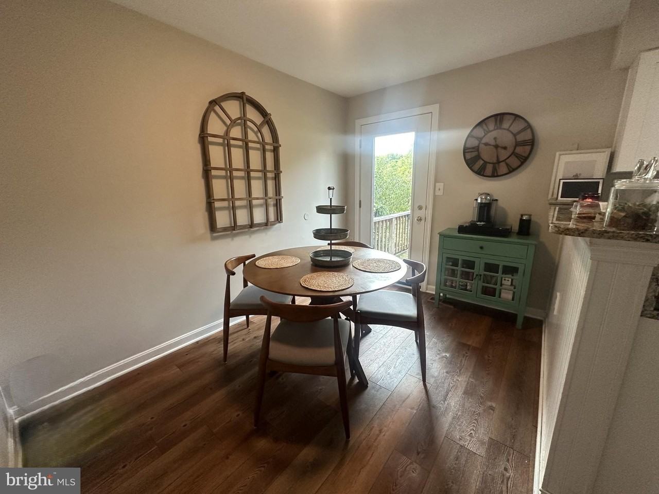 234 Frazer Dr - Photo 6 of 9