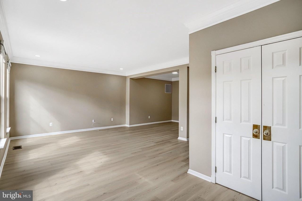 21365 Hansberry Ter - Photo 4 of 42
