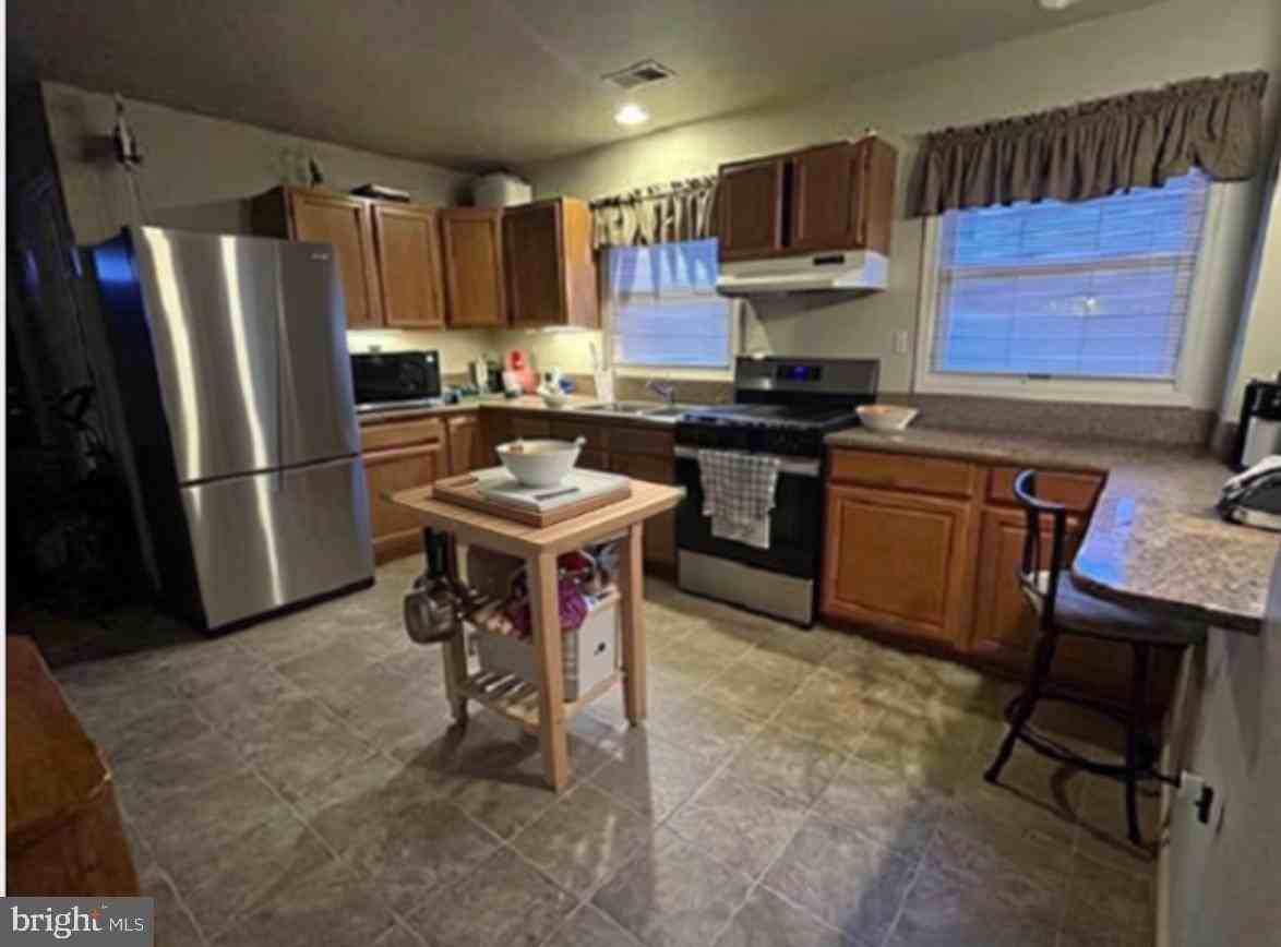 303 4th Ave - Photo 2 of 14