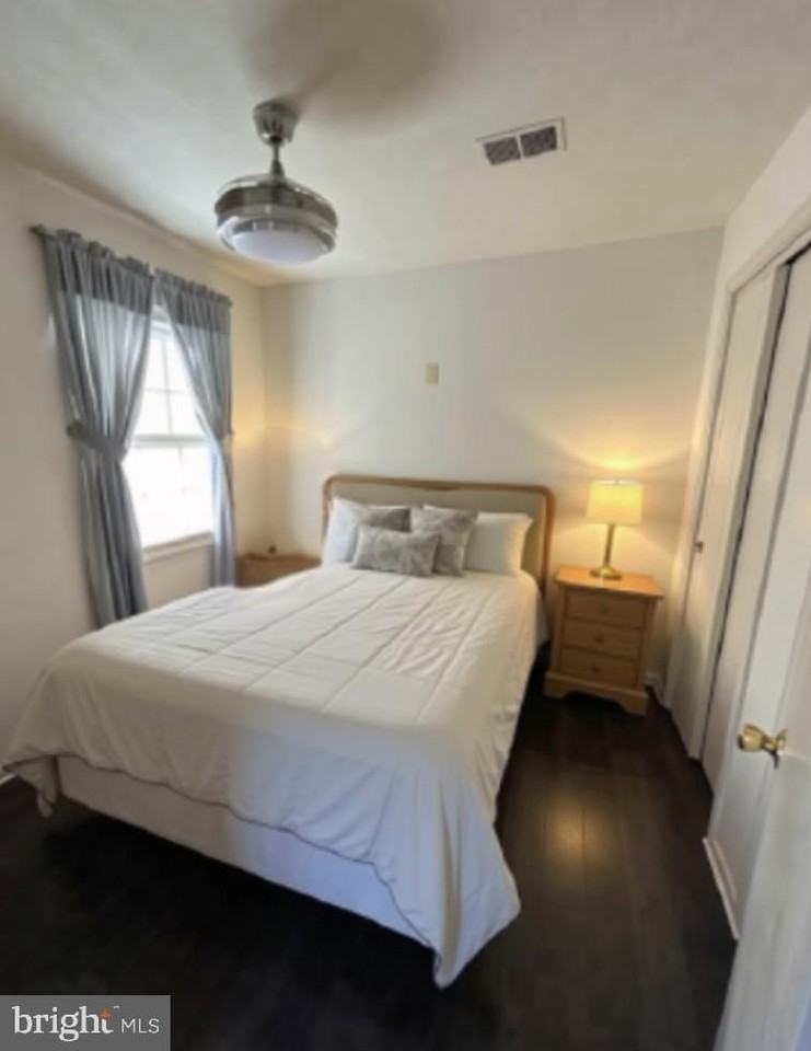303 4th Ave - Photo 4 of 14