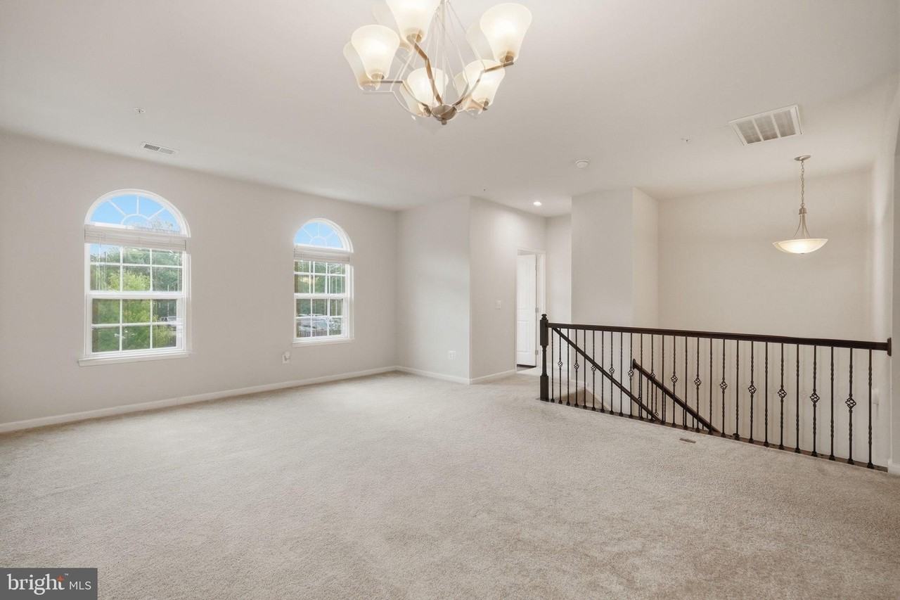3634 Briarwood Dr - Photo 2 of 33