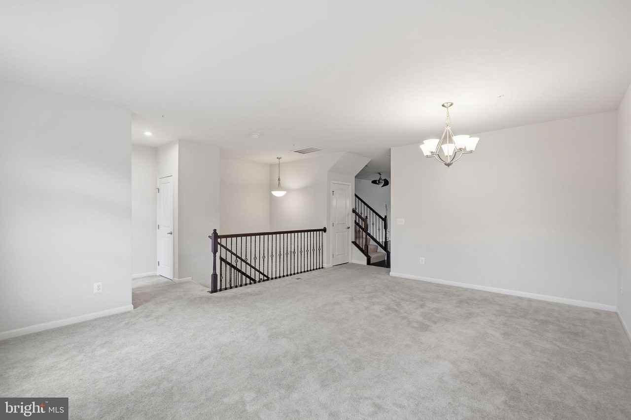 3634 Briarwood Dr - Photo 3 of 33