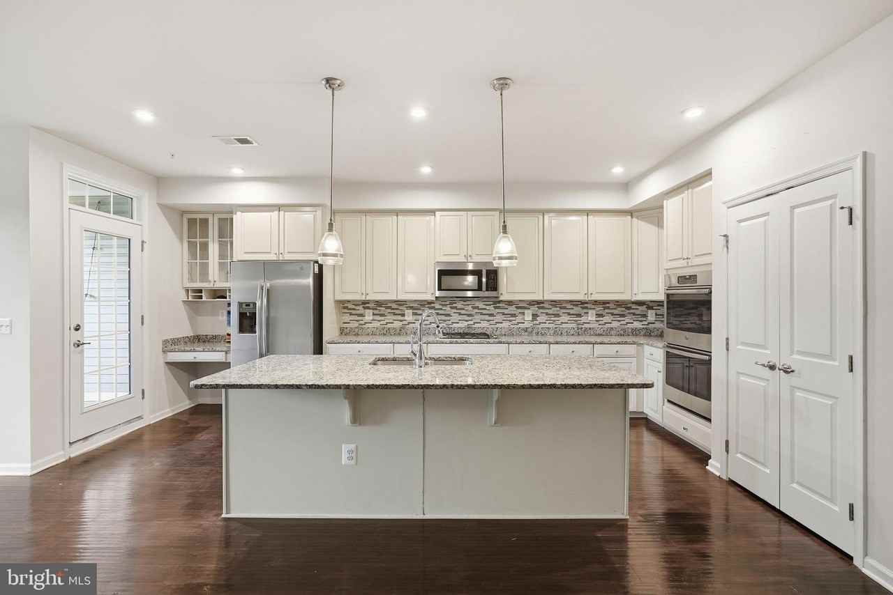 3634 Briarwood Dr - Photo 6 of 33
