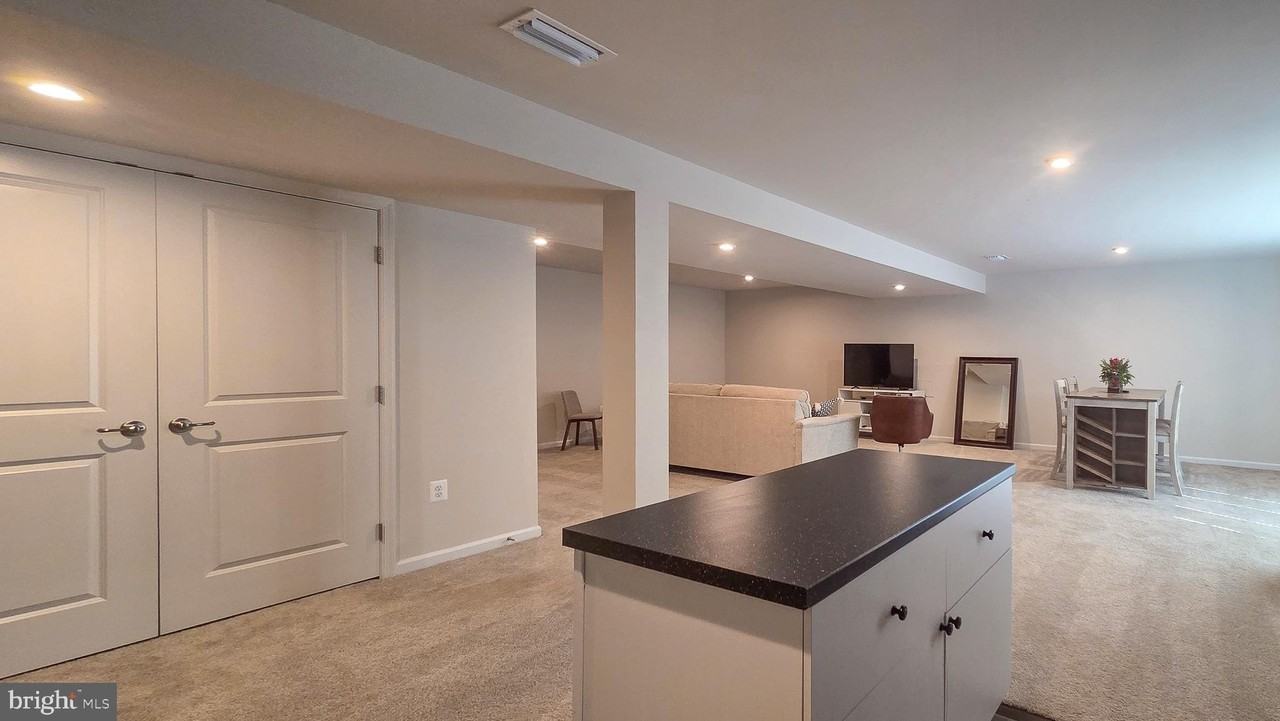 8703 Davis Ct #A - Photo 5 of 22