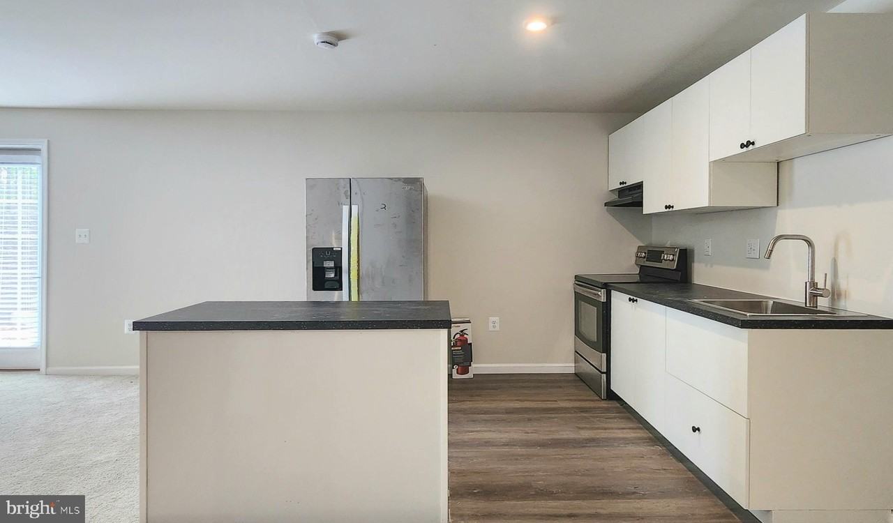 8703 Davis Ct #A - Photo 4 of 22