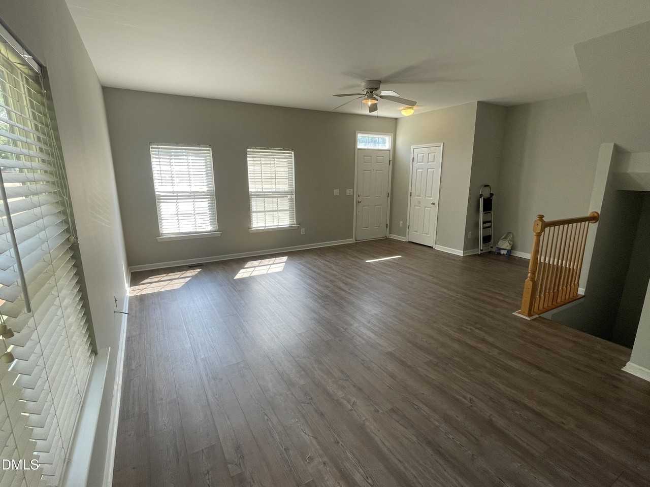 2910 Barrymore St - Photo 3 of 23