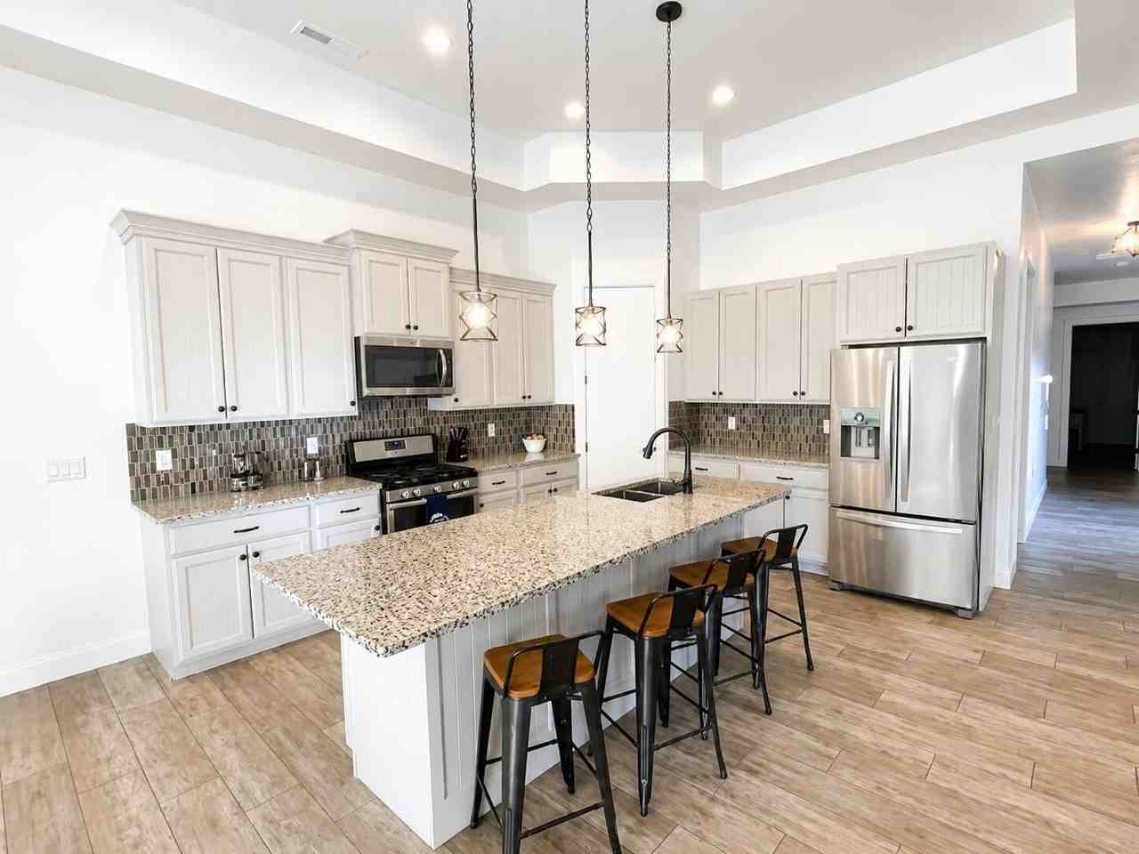 3212 S 4900 W - Photo 4 of 19