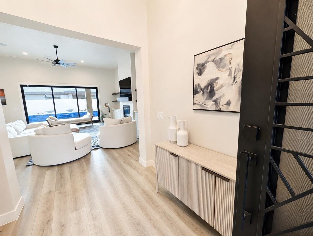 253 S 660 W - Photo 2 of 45
