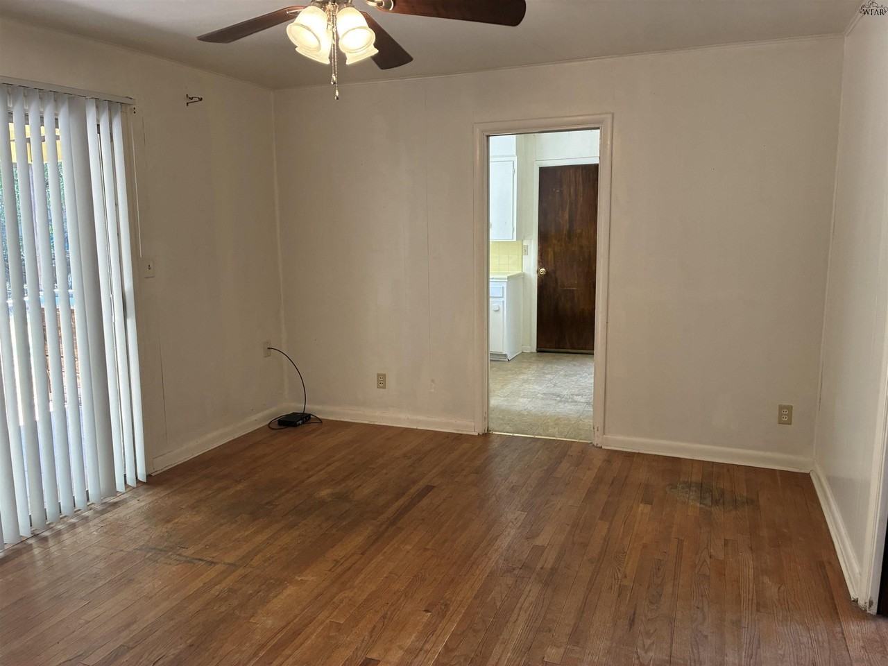 3215 Cheryl St - Photo 5 of 9