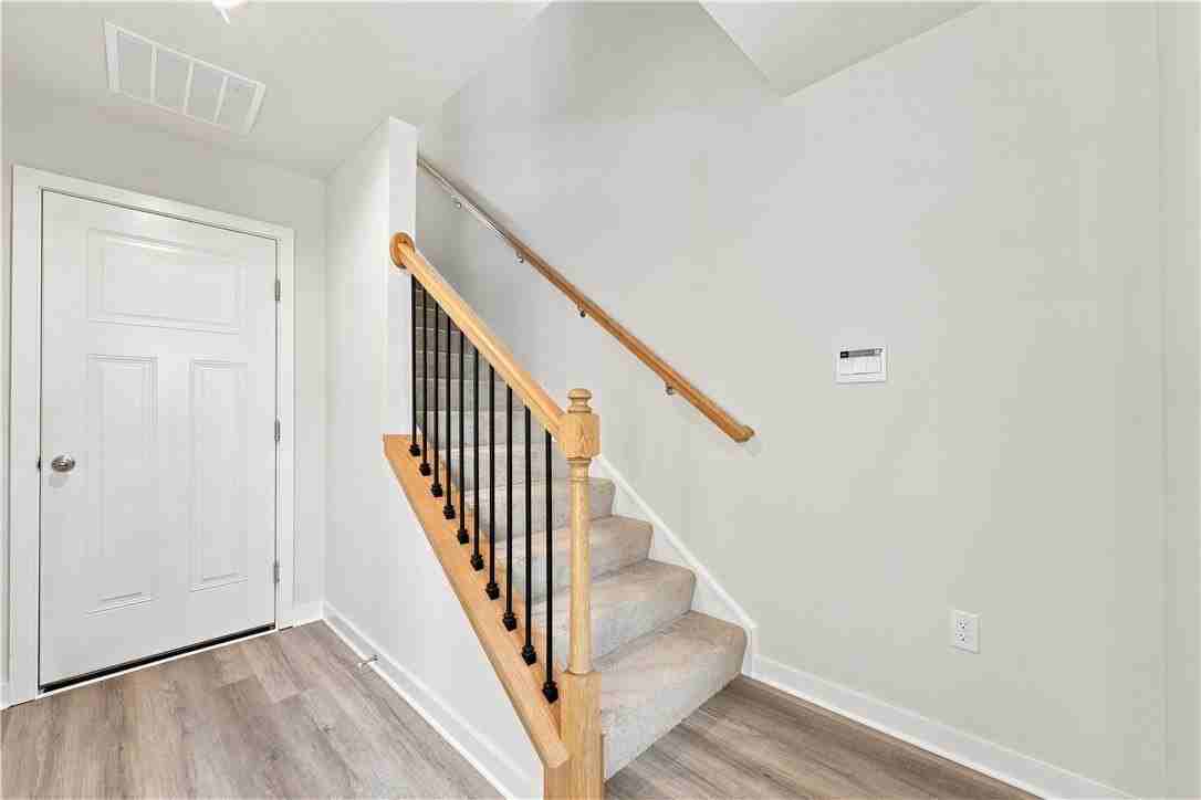 526 Cooper St - Photo 3 of 49