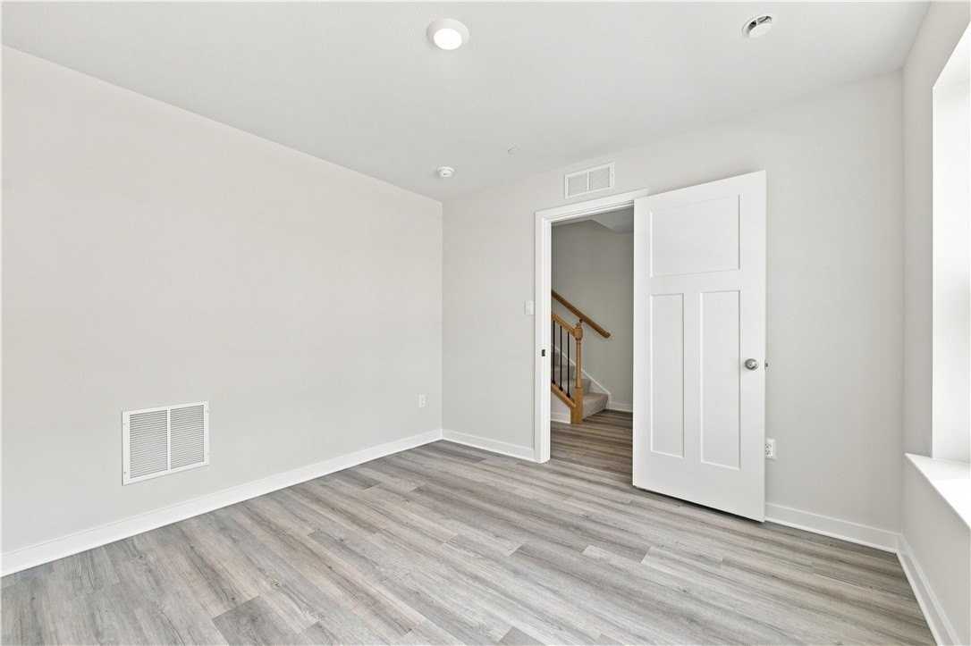 526 Cooper St - Photo 7 of 49