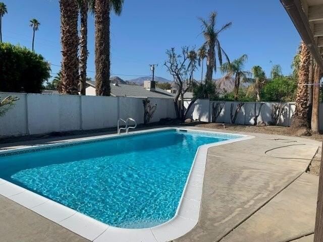 42960 Texas Ave - Photo 2 of 2
