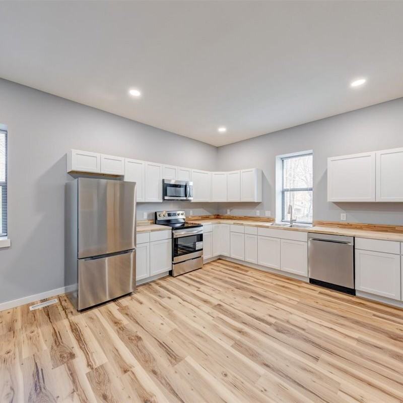 804 N Locke St #B - Photo 4 of 25
