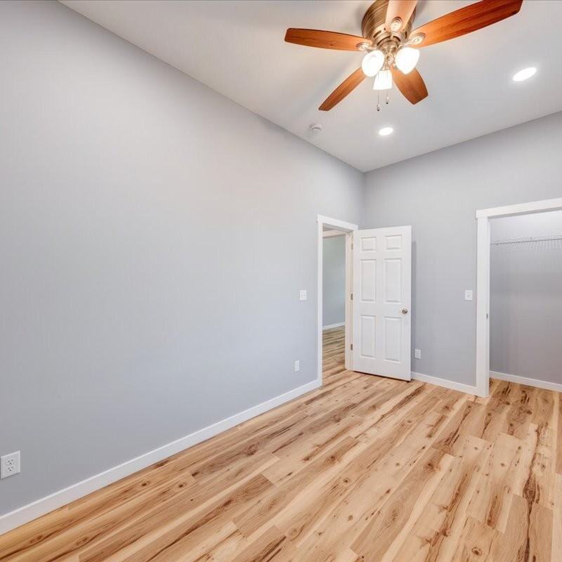 804 N Locke St #B - Photo 5 of 25