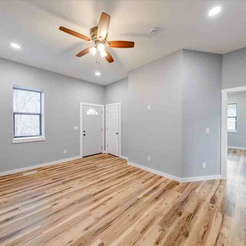 804 N Locke St #B - Photo 6 of 24