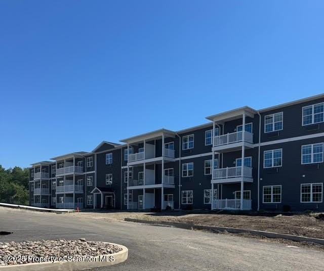 403 Circle Drive - Photo 3 of 33
