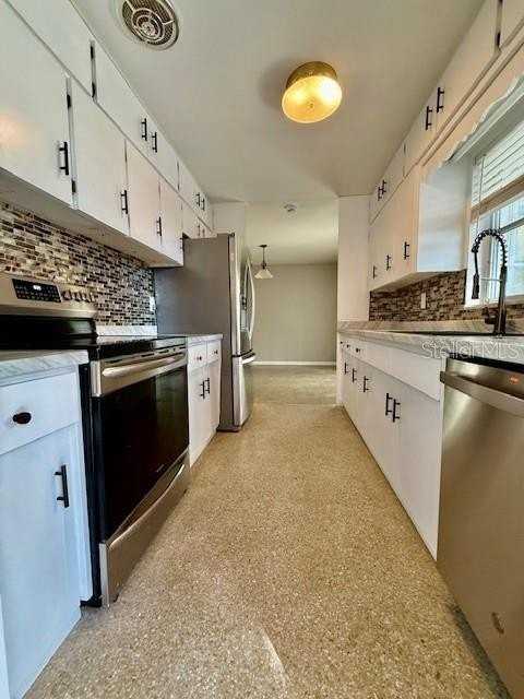 5300 18th St - Photo 2 of 11