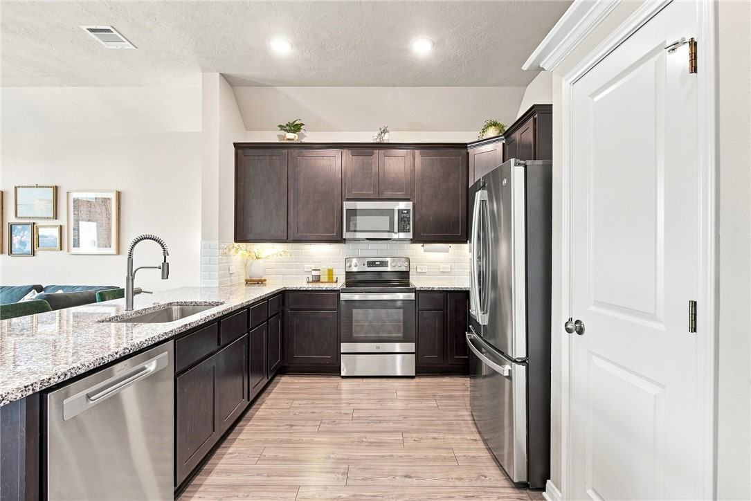 10635 Natural Pond Rd - Photo 5 of 19