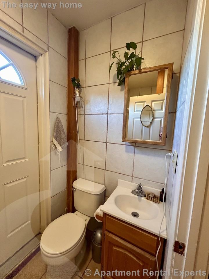 1153 Cambridge St #1 - Photo 7 of 8
