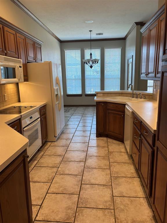 1045 Sw 128th St - Photo 7 of 32