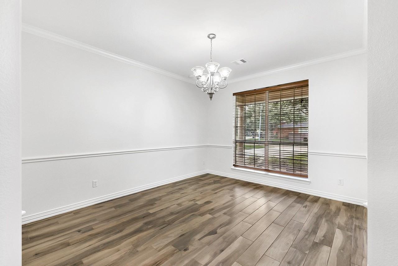 1030 Bayou Vista Ct - Photo 7 of 49