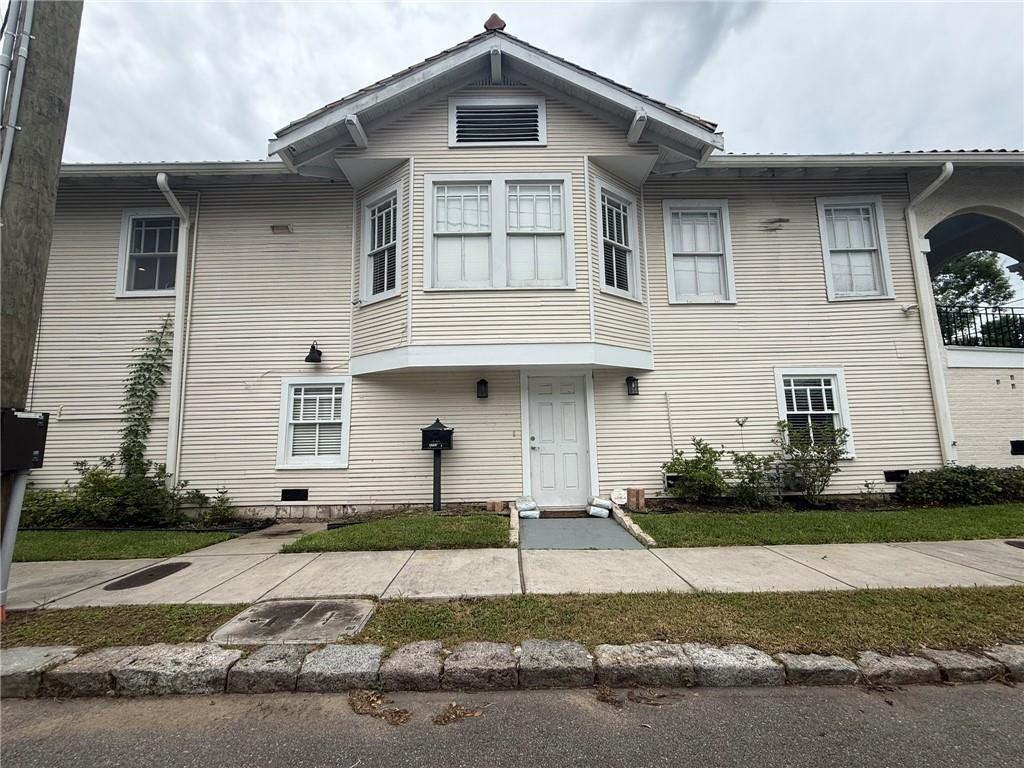 2735 Octavia St - Photo 2 of 22