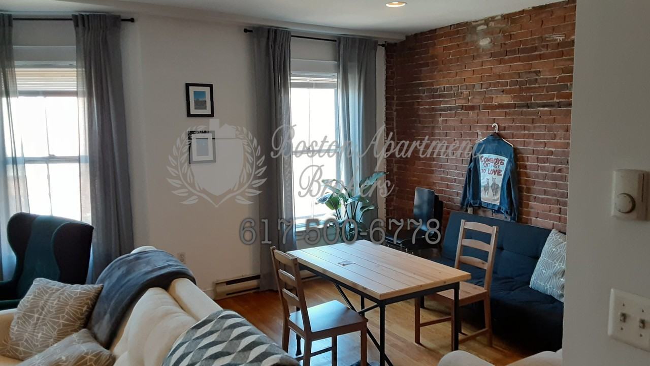 1753 Washington St #10 - Photo 2 of 24