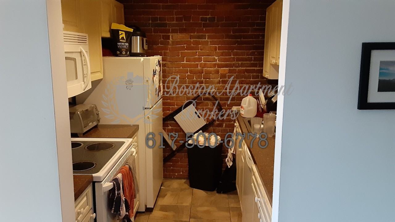 1753 Washington St #10 - Photo 6 of 24