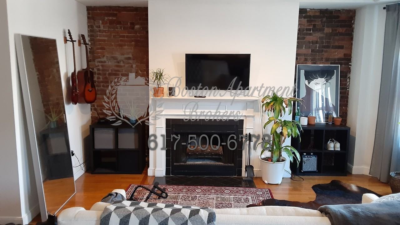1753 Washington St #10 - Photo 7 of 24