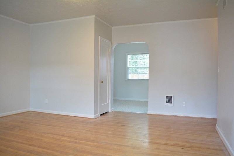 5040 Se 75th Ave - Photo 4 of 16