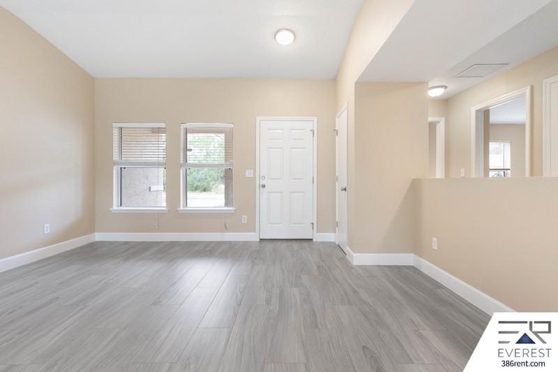 49 Renshaw Dr - Photo 4 of 50