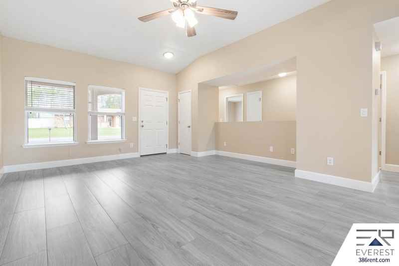 49 Renshaw Dr - Photo 5 of 50
