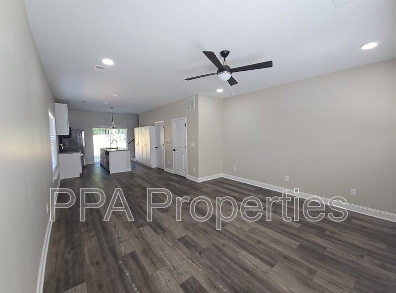 404 Giles St #B - Photo 7 of 50