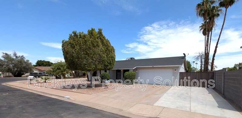 2029 S Nina Cir - Photo 3 of 49