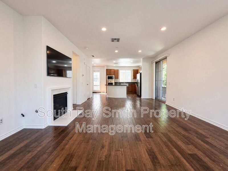 84 Palos Verdes Blvd - Photo 6 of 43