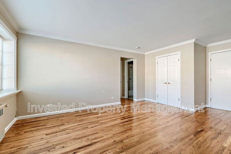 1450 Albion St #304 - Photo 4 of 12