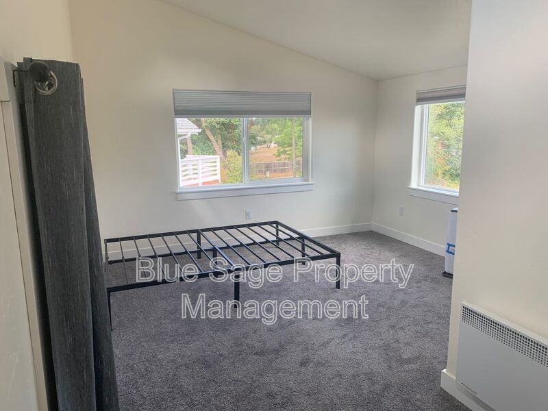 410 Eddy Ct - Photo 3 of 7